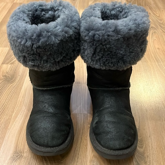 Ugg boots - Picture 1 of 8
